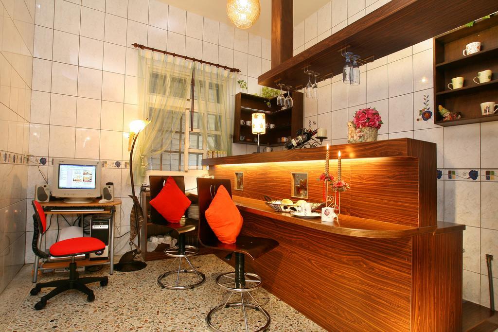 Sweetheart Homestay Luodong Exteriör bild