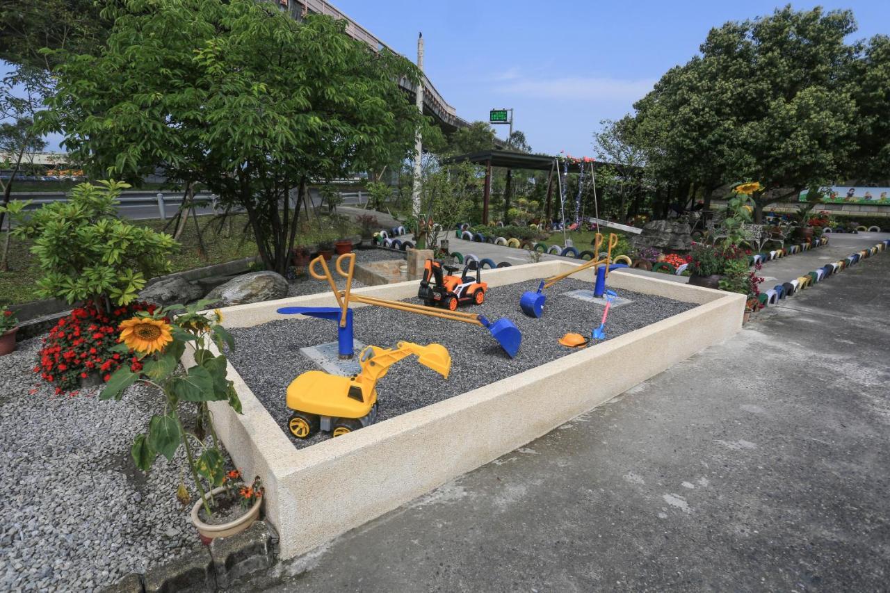 Sweetheart Homestay Luodong Exteriör bild
